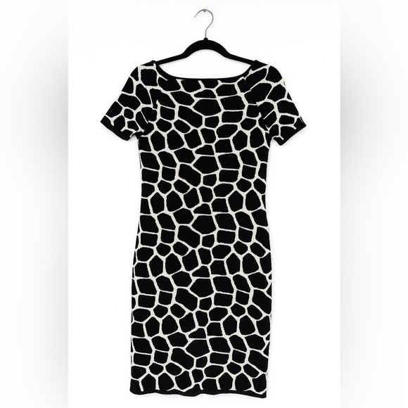 Talbots Women’s Dress – Size Small
Black & Cream Giraffe Print | Short Sleeve - Picture 3 of 3